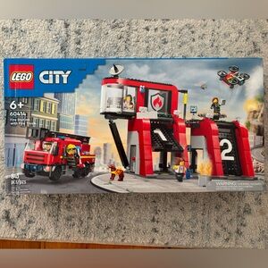 NIB** LEGO City Fire Station Set